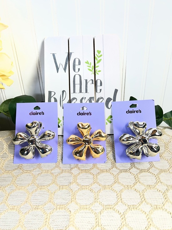 Claire's Jewelry - Metal Flower Claw Clip